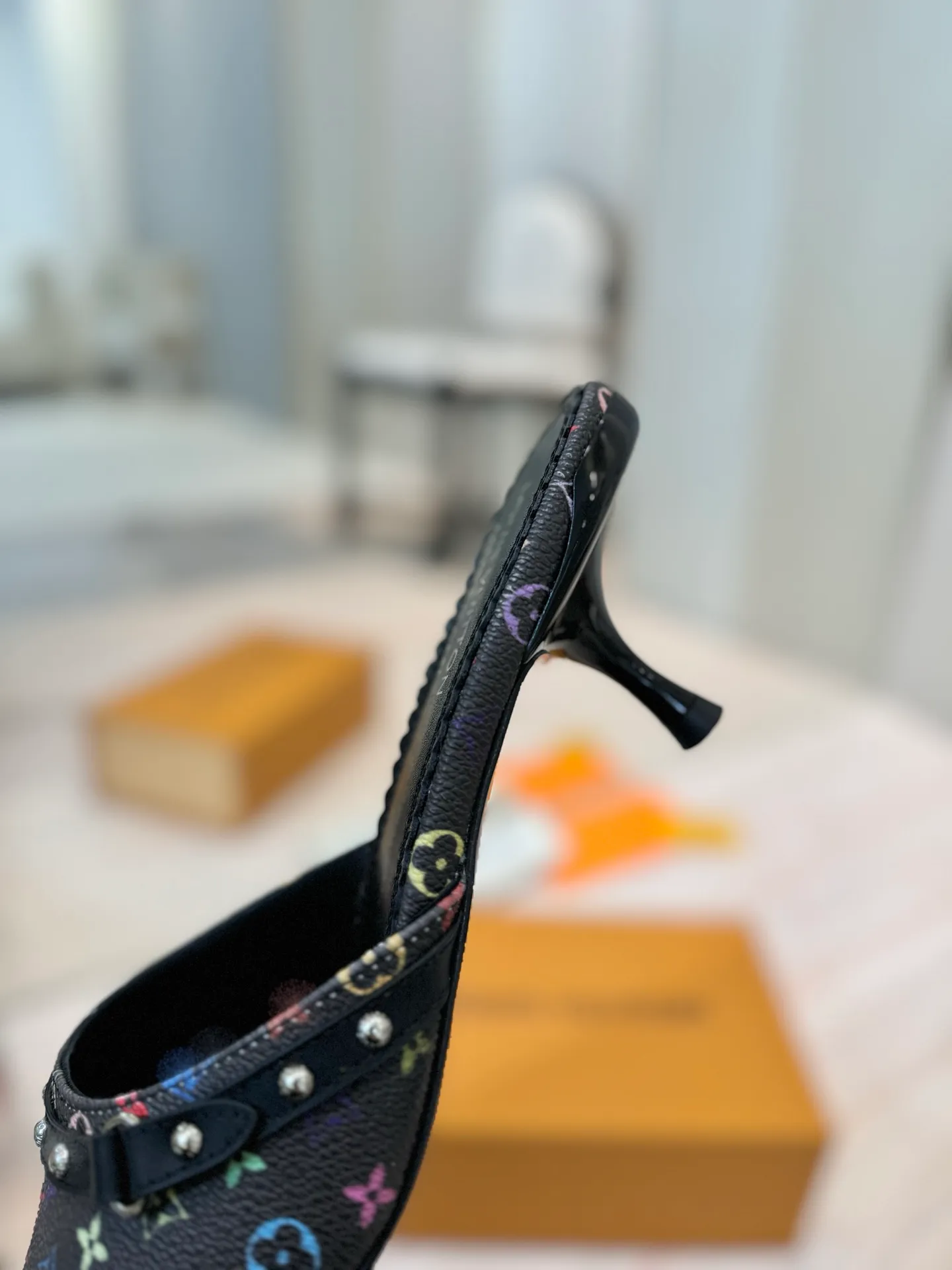 👟👟Ex-factory price 600👟👟 (top version) louis vuitton LV Louis Vuitton 25/Spring and Summer The latest Mary Jane shoes are simple and exquisite, full of high-end, showing elegance~ They look great on the feet and are full of summer shoes💯Awesome ✅Upper: 3D printed cowhide ✅Inner lining: Sheepskin lining, ✅Outsole: Genuine leather outsole imported from Italy ✅Size: 35-41 (40 to 41 customized, non-returnable) ✅Packaging: full set of packaging